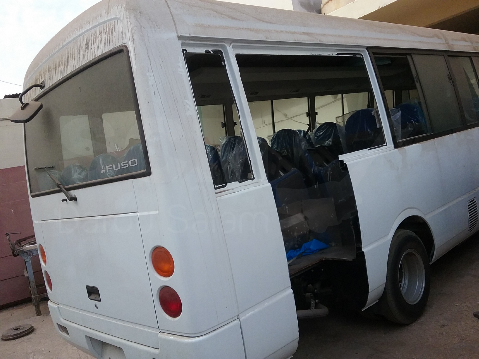 MODIFICATION BUS ROSA EN 2 PORTES