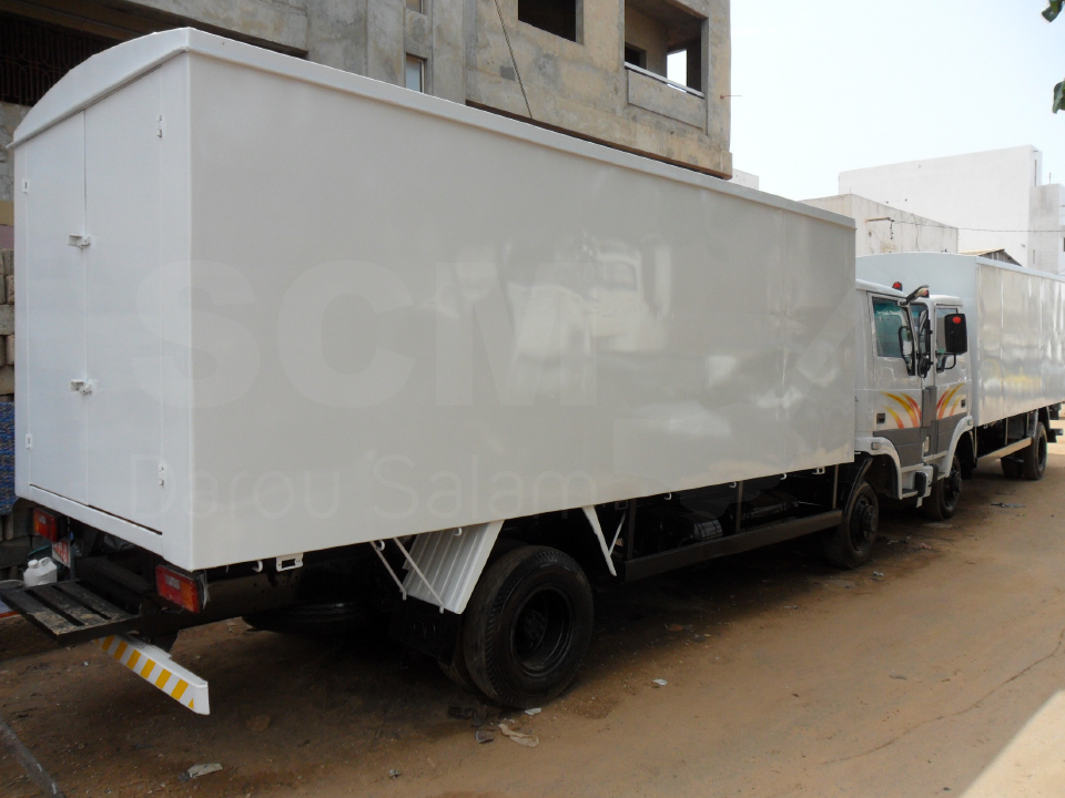 Camion Tata Caisse Tôlée A