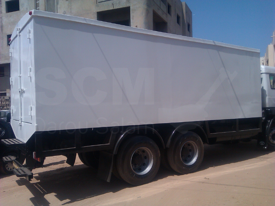 Camion TATA Caisse Tôlée A