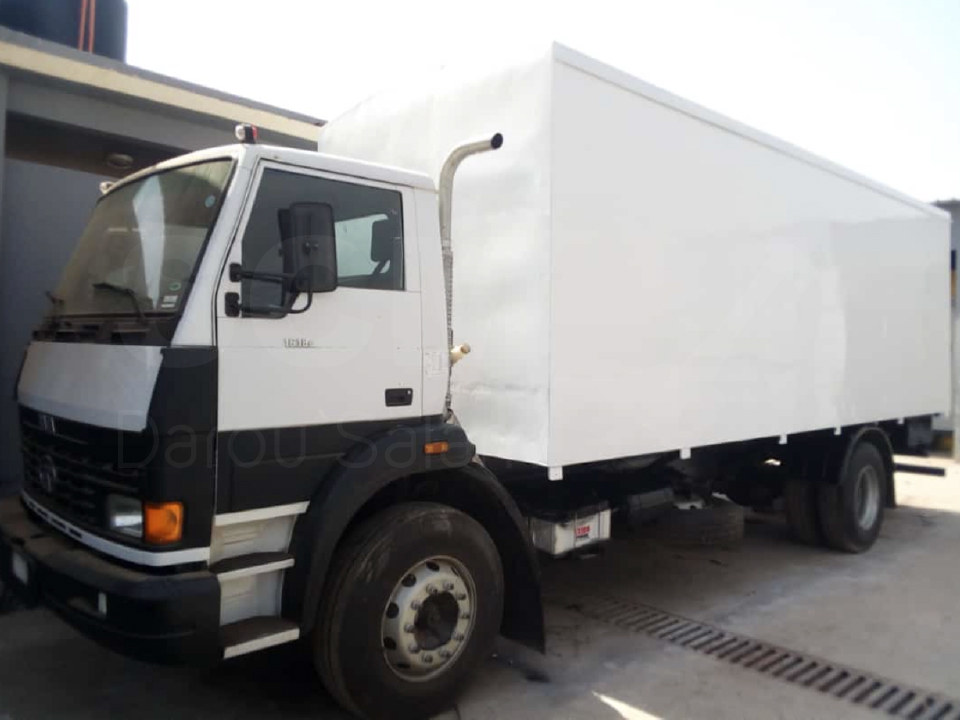 Camion Tata Caisse Tôlée A