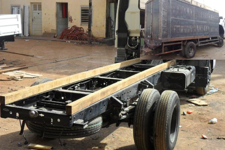 Camion Mitsubishi Caisse Tôlée 