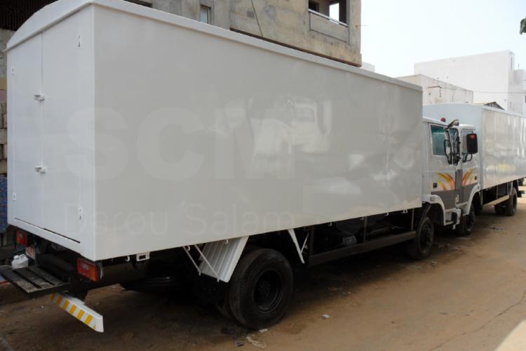 Camion Tata Caisse Tôlée A