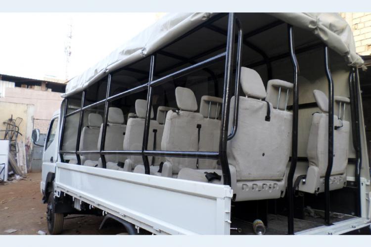 Camion Canter Personnel