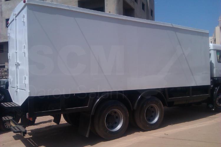 Camion TATA Caisse Tôlée A